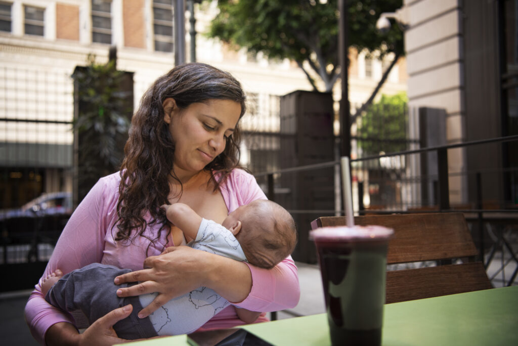 breastfeeding-in-public